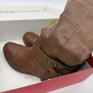 Style & Co. Madixe - Brown Heeled Riding Boots with Box - womems 9.5
